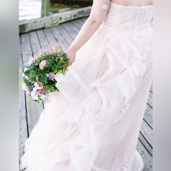 Stunning wedding dress - Picture 7 of 7